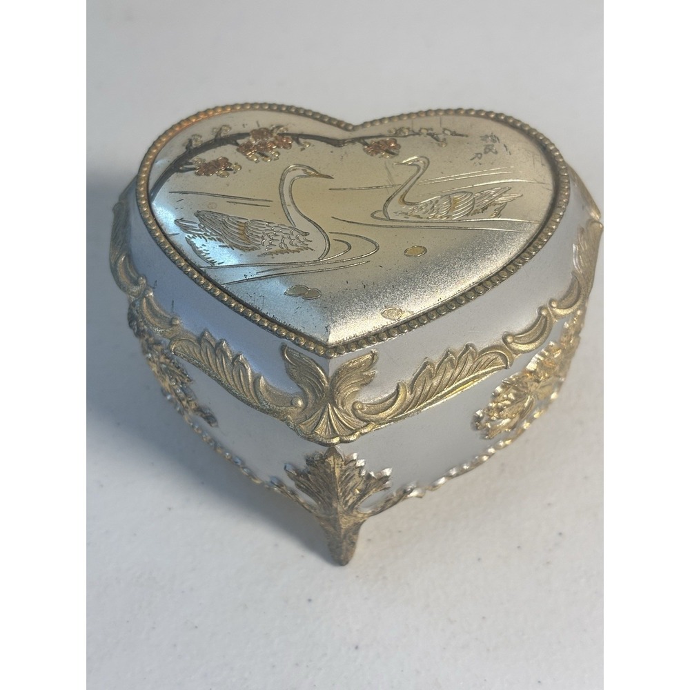 Vintage 1980s‎ Sankyo Heart Shaped Music Box With Swans, Plays Chariots Of Fire